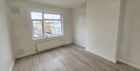 2 Bed Flat, Streatham Vale, SW16 - Photo 2