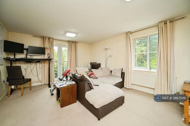 2 bedroom flat to rent - Photo 1