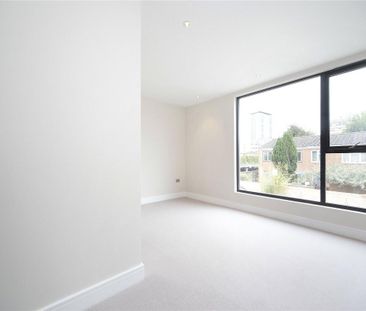 4 bedroom house in Denton Street - Photo 1