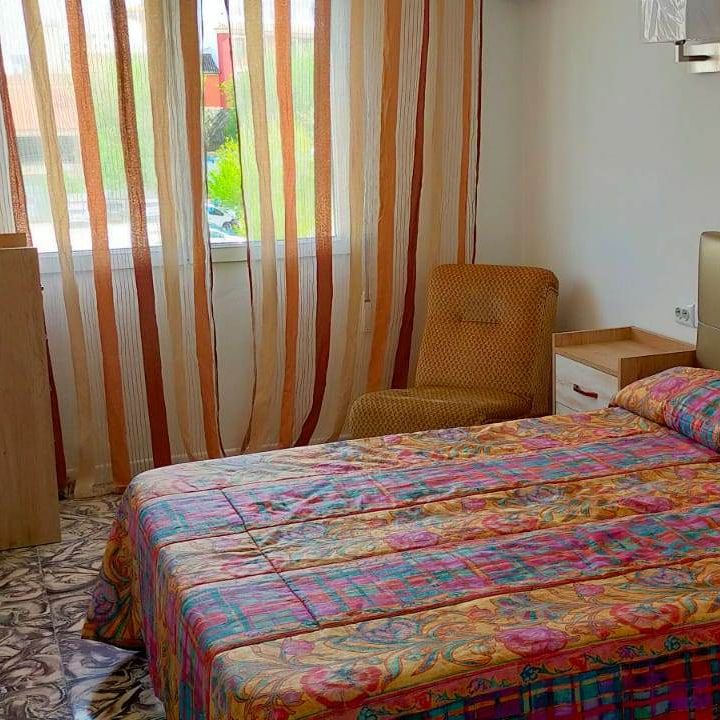 RENT ANUAL.Se rent apartment with 2 bedrooms in Denia - Foto 1