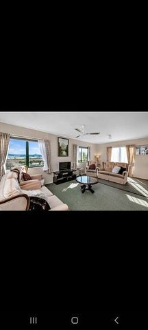 Sunny and warm three bedroom house in Onerahi - Photo 4