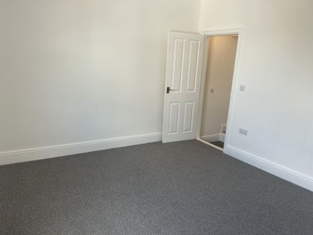 ChapelStreet, Eastwood, NOTTINGHAM - Photo 2