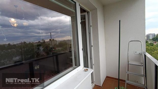 - 1,5- izbový byt - Samostatná spáľňa - Loggia - Ružinov - - Photo 1