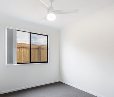 MODERN DUPLEX IN SOUGHT AFTER LOCATION! - Photo 1