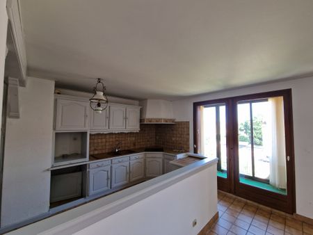 Location Appartement 5 pièces 126m² BEAUNE 21200 - Photo 4