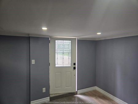 For Lease - 1106-1108 ELM Avenue Unit# LOWER, Windsor, Ontario - Photo 2