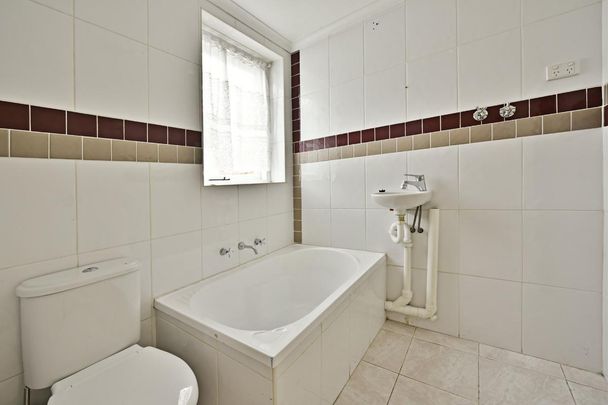 47 Tooronga Road, Malvern East VIC 3145 - House For Rent | Domain - Photo 1