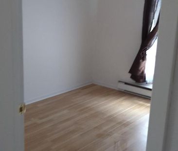 Danville – Appartement 3 1/2 à louer – Chauffé – Éclairé – Déneigé + Wi-Fi - Photo 1