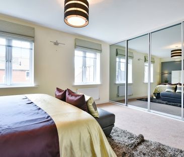 4 bedroom end of terrace house to rent - Photo 6