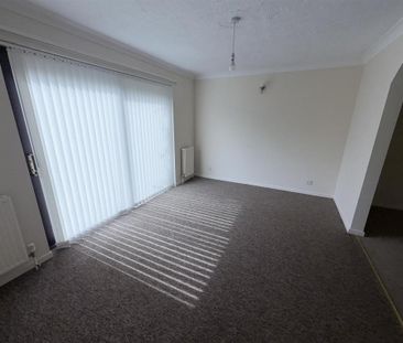 4 bedroom detached house to rent - Photo 2
