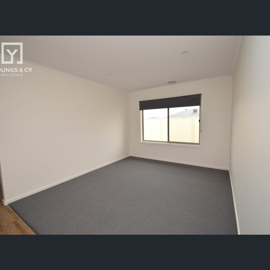 51 Windlass Ave, Mooroopna, Vic 3629 - Photo 1