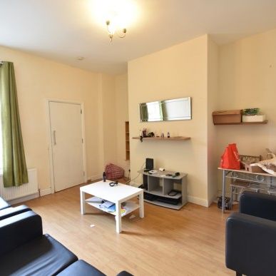 2 Bed - Simonside Terrace, Heaton - Photo 1