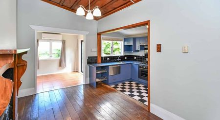 Cottage plus Self Contained Sleepout - Photo 2