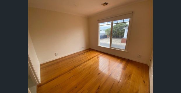 INNER CITY NORTHCOTE LIVING AT ITS FINEST - Photo 1