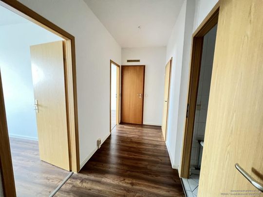 Helle 3-Zimmer-Wohnung mit Balkon und optimaler Anbindung! - Foto 1