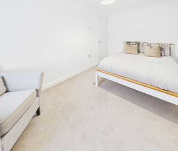 2 bedroom end of terrace house to rent - Photo 4