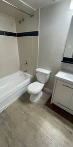 TWO BEDROOM AND BATHROOM MAIN LEVEL UNIT @ PARKWOOD GARDENS - Photo 4