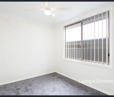 8a Redwood Place, Claremont Meadows, NSW 2747 - Photo 1
