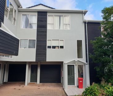 Lovely 2-bedroom home on the city end of Mt cook with garage. - Photo 4