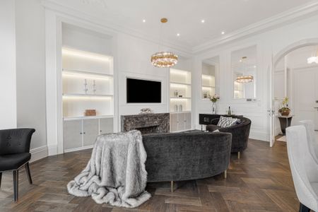 Refurnished duplex two-bedroom apartment in Vicarage Gate - Photo 3