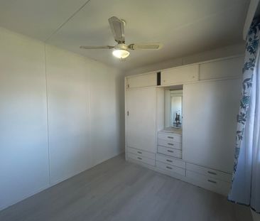 Renovated 3 Bedroom House - Photo 3