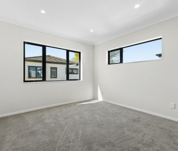 Modern Living, Nothing Short of Stunning - Photo 5