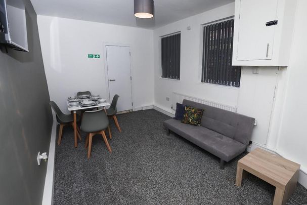 5 bedroom terraced house to rent - Photo 1