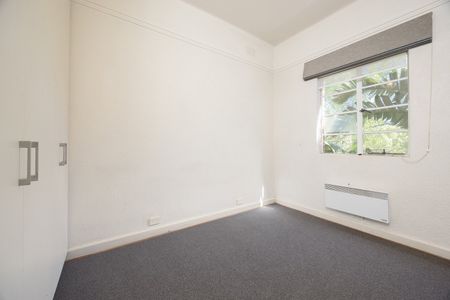 12/10A Mitford Street, St Kilda VIC 3182 - Photo 2