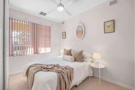 “Stunning Family Home in Prime Location” - Photo 4