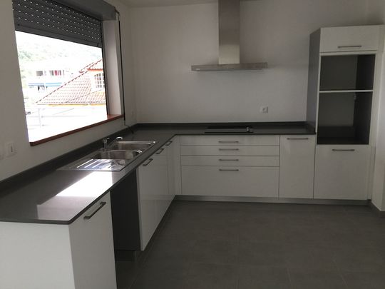 Location Appartement 3 pièces 78m² SCHOELCHER 97233 - Photo 1