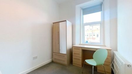 3 bedroom apartment to rent - Photo 4