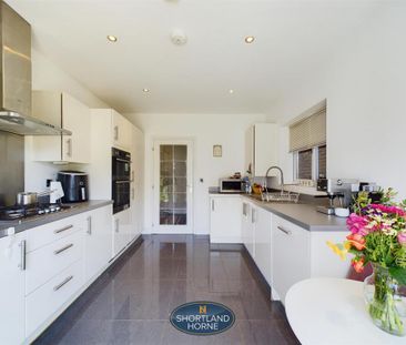 4 bedroom detached house to rent - Photo 6