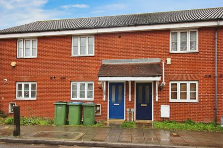 2 bedroom House To Let Total Size: 635 SQ FT - Photo 2