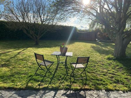 Detached annex - beautifully refurbished with parking and fibre broadband - Photo 2