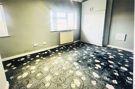 3 bedroom house to rent Scott Hall Road, Leeds, LS7 - Photo 3