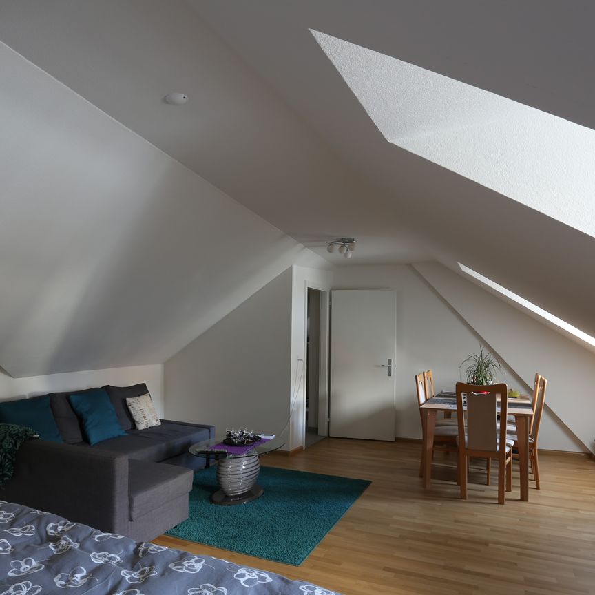 2-Zimmerwohnung im Dachgeschoss mit Charme - Photo 1