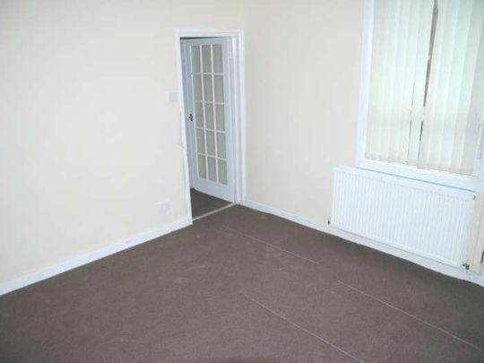 2 bedroom end of terrace house to rent - Photo 1