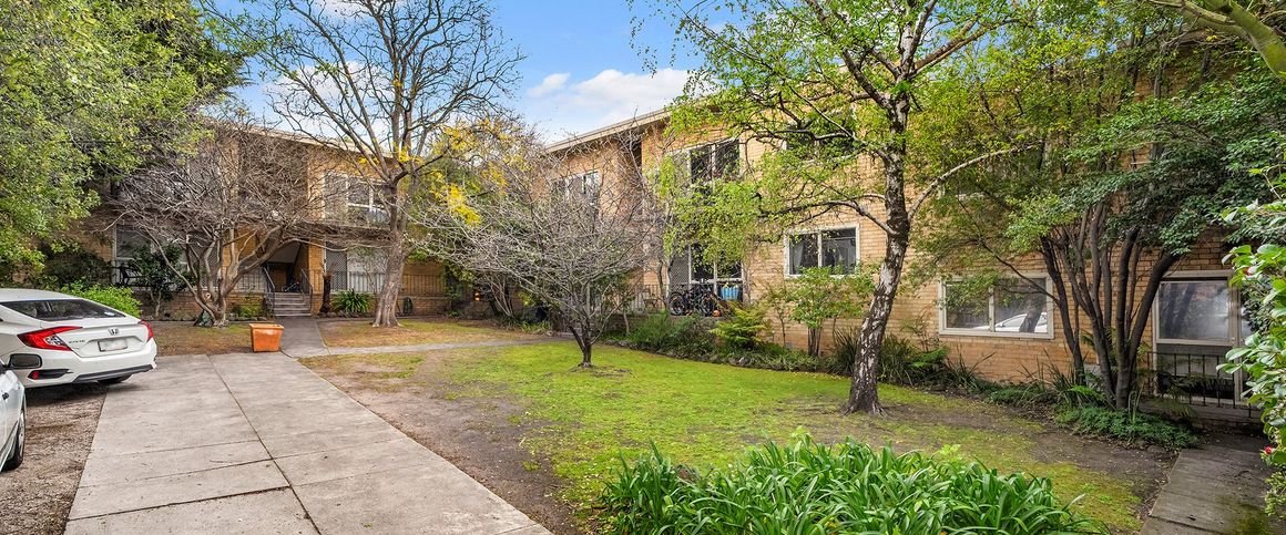 Central Locale! Incredible Price! - Photo 1