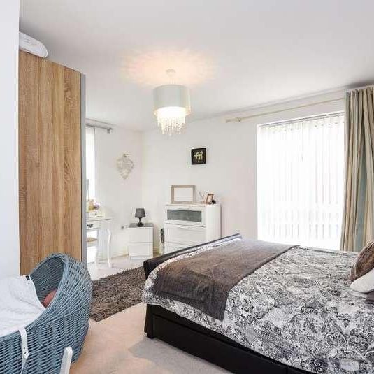 Berryfields, Aylesbury, HP18 - Photo 1