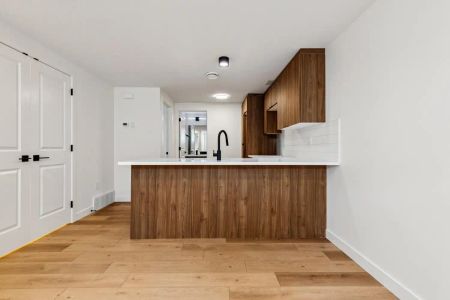 Inglewood 4 Plex — 2 bed 1 bath - Photo 4
