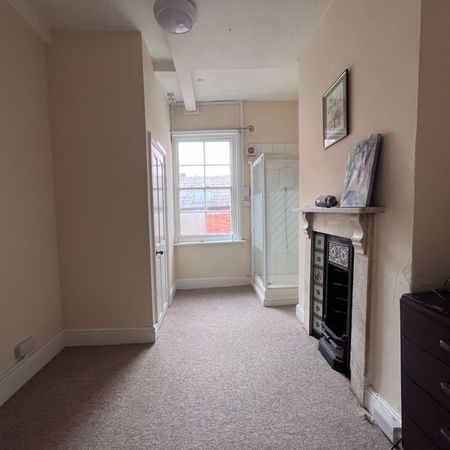Small Flat, St. Johns Hill, Shrewsbury, SY1 1JQ - Photo 4