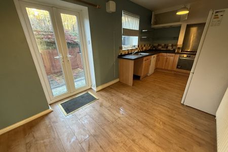 Scale Hill - Photo 3