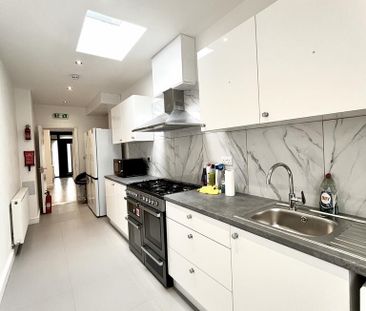 1 bedroom in a house share to rent - Photo 5