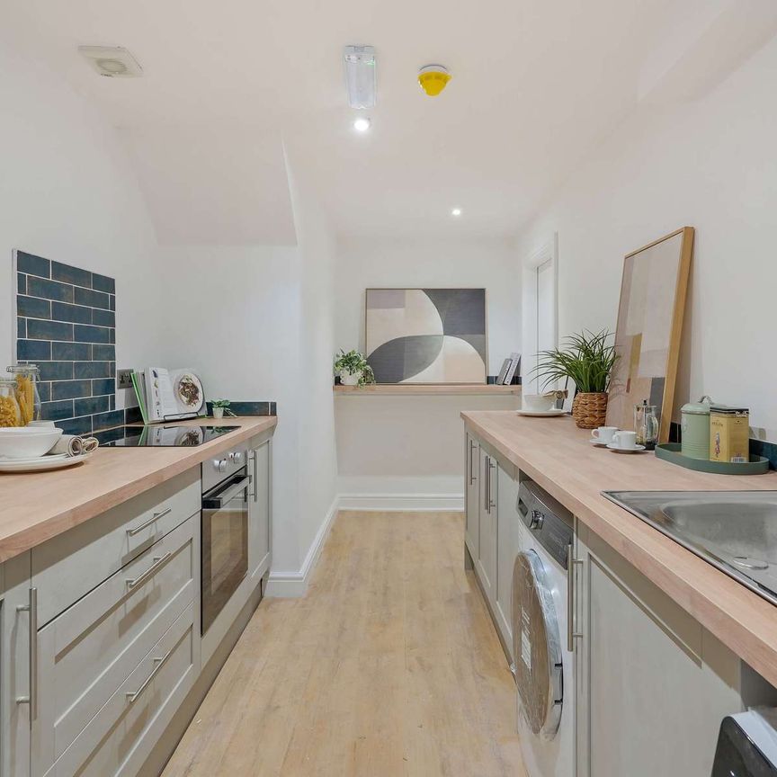 Tapton View Road Room 2 - Photo 1