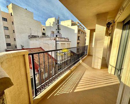 RENT OF A NEW 4 BEDROOM APARTMENT IN TORREVIEJA - ALICANTE - Photo 3