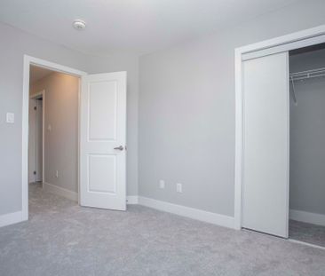 For Lease - 2048 Meadowgate Boulevard, London South, Ontario - Photo 1