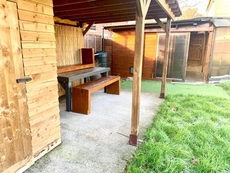 3 bedroom semi-detached house to rent - Photo 3