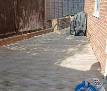 3 bedroom terraced house to rent - Photo 6