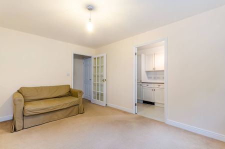 Woodfield Road, Thames Ditton, KT7 - Photo 5