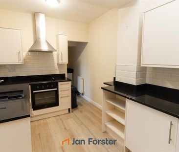 2 Bedroom Flat - Ground Floor - Photo 4